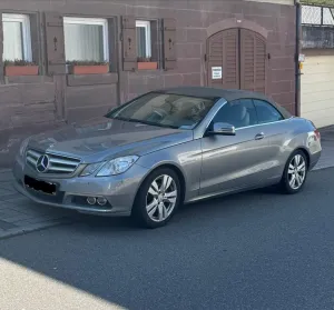 Mercedes-Benz E250 Klasse Cabriolet-Automatik-Leder-TÜV NEU