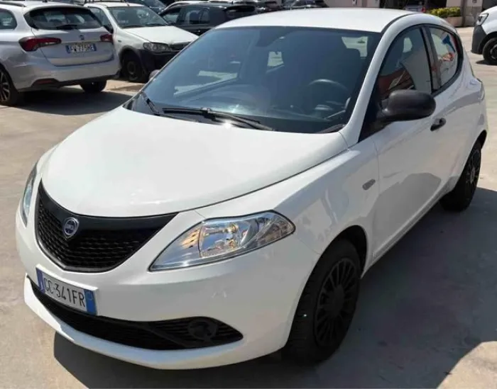 Lancia LANCIA Ypsilon 1.0 FireFly 5 porte S&S Hybrid Ec