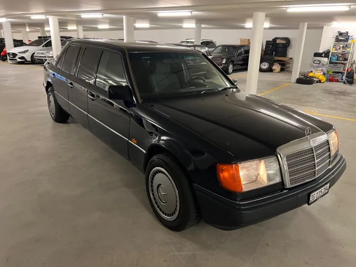 Mercedes-Benz 260e lang  6 Türig Pullmann 