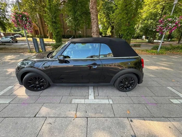 MINI Cooper Cabrio Classic Trim Steptronic Classi...