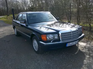 Mercedes-Benz W126 S 300SE