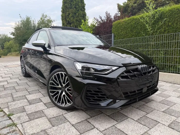 Audi S3 Facelift Matrix/Pano/Akrapov/5J.Garantie/360*