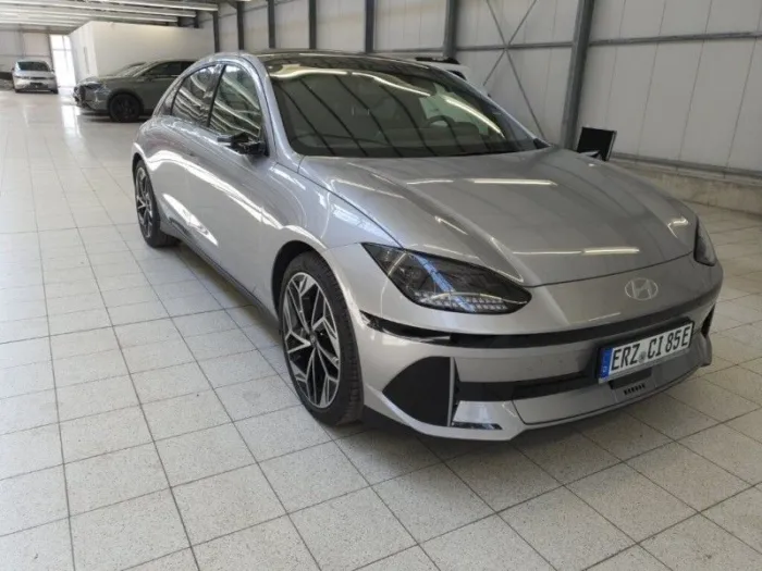Hyundai Ioniq 6 Uniq 4WD Pano. Leder Wärmepumpe 77,4 kWh