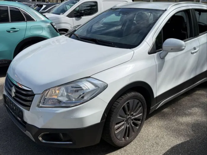 Suzuki SX4 S-Cross Club - TÜV NEU