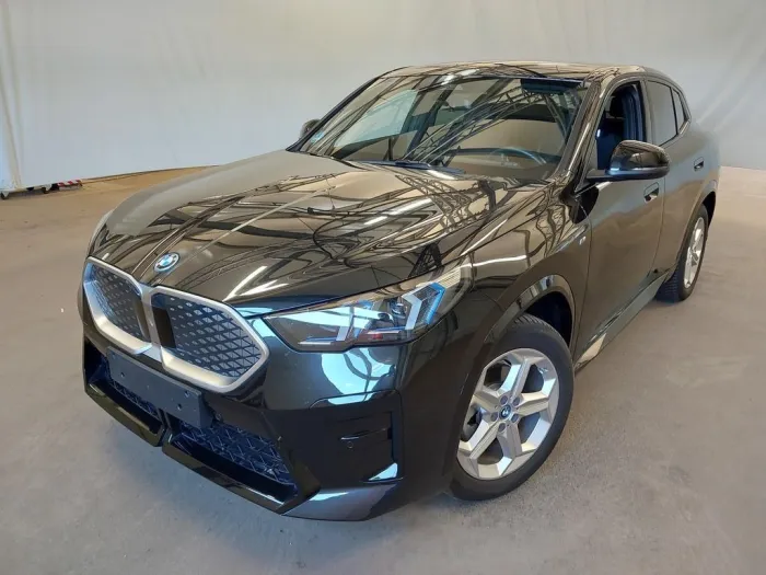 BMW iX2 20 eDrive M Sport AHK_HarmKard_Massage_eSitz