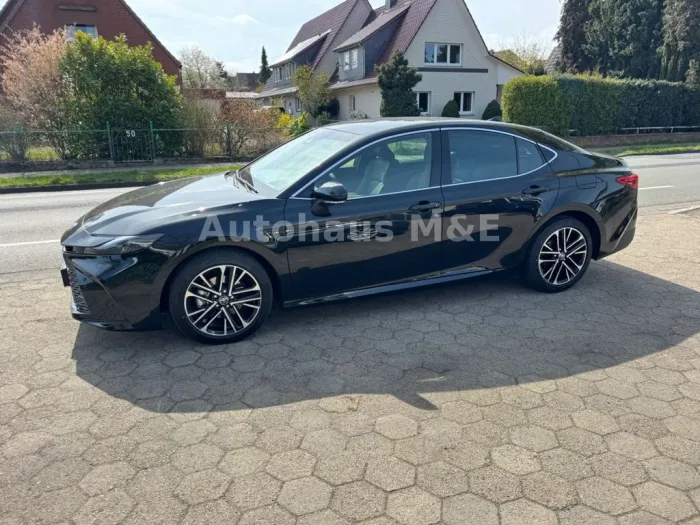 Toyota Camry 2.5 Hybrid 230 black *JBL+360°+Leder*