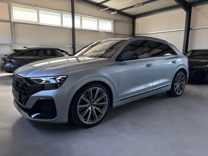 Audi SQ8 4.0 TFSI quattro SILBER/CARBON/BLACK PLUS