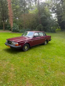 Volvo 244 1984 diesel Bordeaux rood 