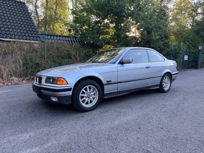 BMW 323i Coupe 1.Hand 