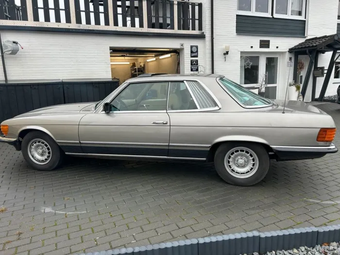 Mercedes-Benz Verkaufe hier einen sehr schönen Mercedes ...