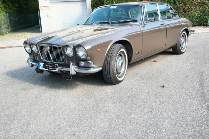 Jaguar XJ6