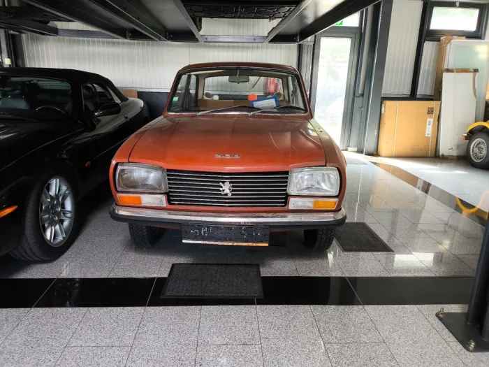 Peugeot 304,H-ZULASSUNG,LEDER,GUTER ZUSTAND