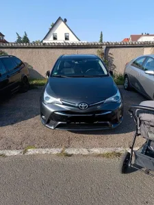 Toyota Avensis 1,8-l-Valvem. Edition-S T. Sports Ed...