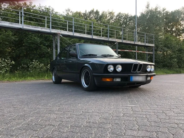BMW e28 535i