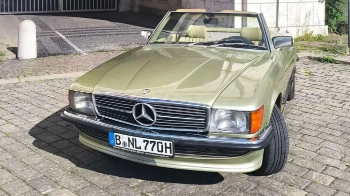Mercedes-Benz 450 SL Distellgrün Metallic R107 4