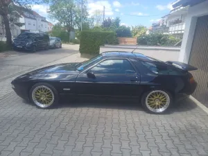 Porsche 928 S4