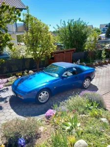 Porsche 944