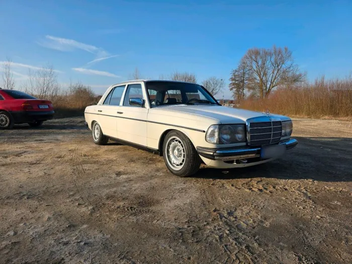 Mercedes-Benz Mercedes Benz W123 240D