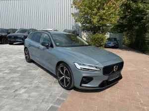 Volvo V60 ULTIMATE DARK +360+STANDHZG+AHK+19