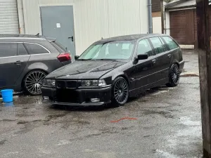 BMW  328 i Touring ..e 36..M Paket..Schric...
