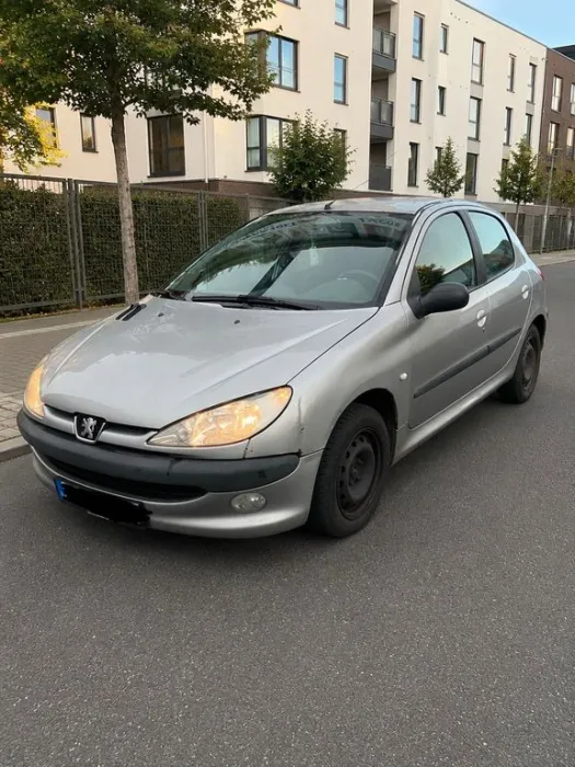 Peugeot 206 mit CarPlay, TÜV, Fahrbereit, ...