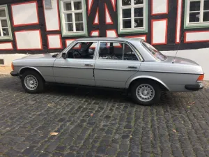 Mercedes-Benz E 230