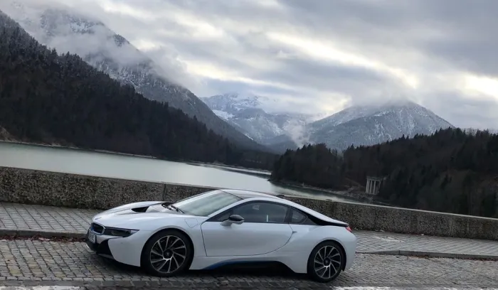 BMW i8 - Vollausstattung kristallweiss
