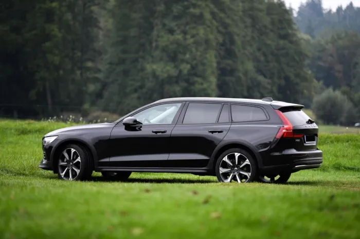 Volvo V60 Cross Country B5 AWD Ultimate BOWER&WILKINS