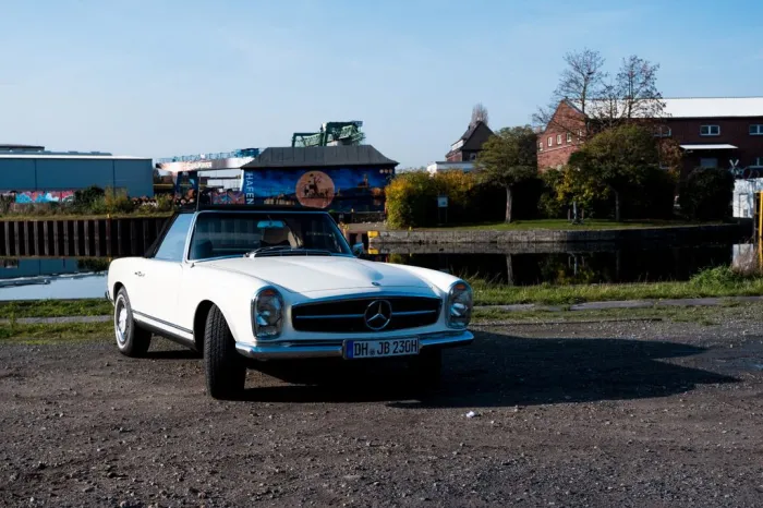 Mercedes-Benz Pagode SL 230