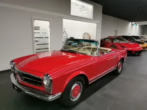Mercedes-Benz SL 230
