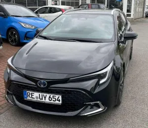 Toyota Corolla Hybrid Team D