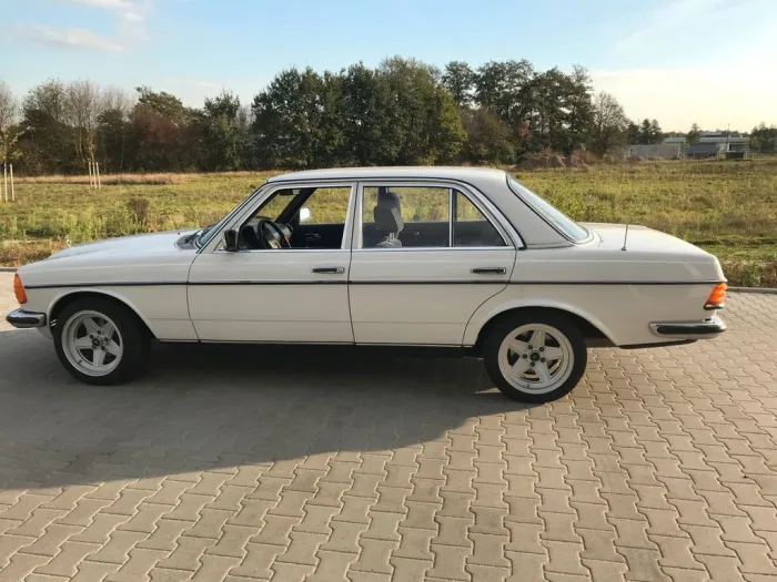 Mercedes-Benz Mercedes 280 / W123