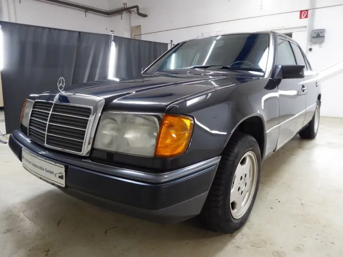 Mercedes-Benz E 230 *Oldtimer mit H-Zulassung*