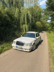 Mercedes-Benz W124 260 E Klima Schiebedach...