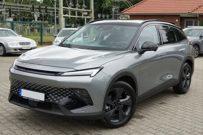 BAIC X55 Luxury  AHK ACC TEMP LKA PANO LEDER 360°