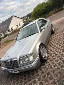 Mercedes-Benz CE 220 W124