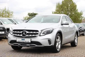 Mercedes-Benz GLA 180/SHEFT/KLIMA/PDC/NAVI/LED/BT/AHK/SHZ/