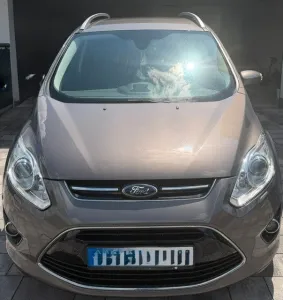 Ford Grand C-Max 1,6 EcoBoost 110kW Titanium Titanium
