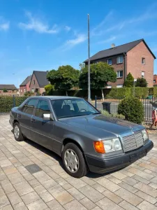 Mercedes-Benz 200E - W124  1. Hand, 11497...
