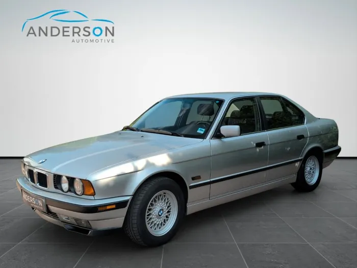 BMW 540i V8 NAVI RADIO KLIMA SHZ LEDER