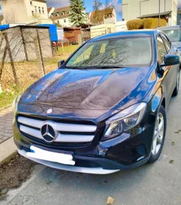 Mercedes-Benz GLA 180  Benzin 