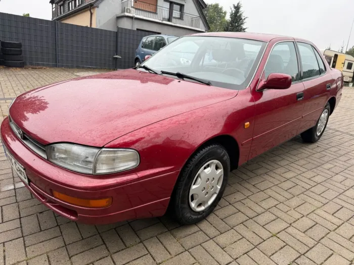 Toyota Camry Erste Hand TÜV = 06-2027.