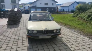 BMW e12 525 Automatik resedagrün 110.000 k...