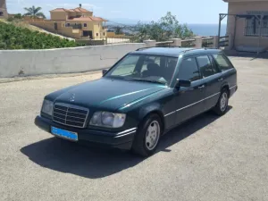 Mercedes-Benz E 280 7-Sitzer, H-Kennzeichen