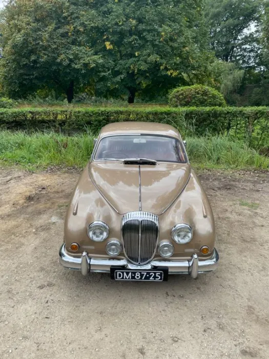 Jaguar Daimler 2.5 V8