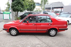 Volkswagen VW Jetta 2