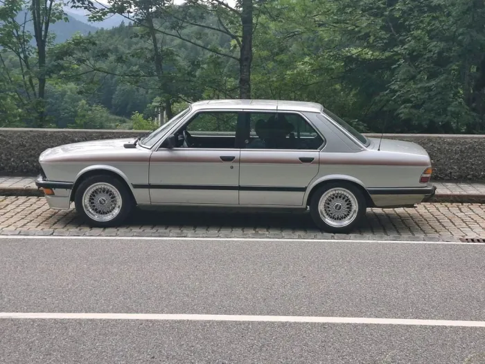 BMW E28 528i oldtimer neu tüv