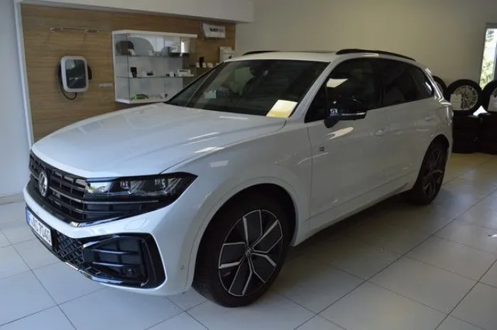 Volkswagen Touareg R-Line 3.0 V6 TDI Black Style AHK Panora