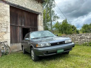 Toyota Camry V6 LE USA 1991