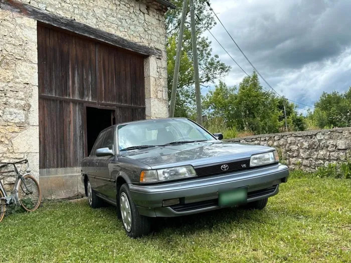 Toyota Camry V6 LE USA 1991